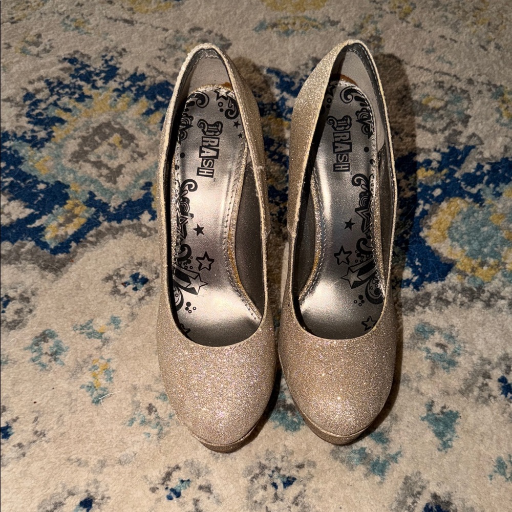 Brash Sparkling Gold Heels